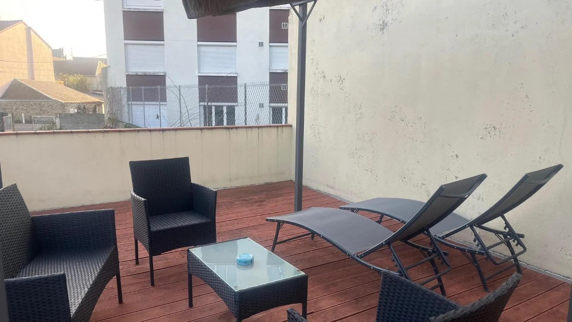 Studio Climatise Et Grande Terrasse Tarbes Centre France