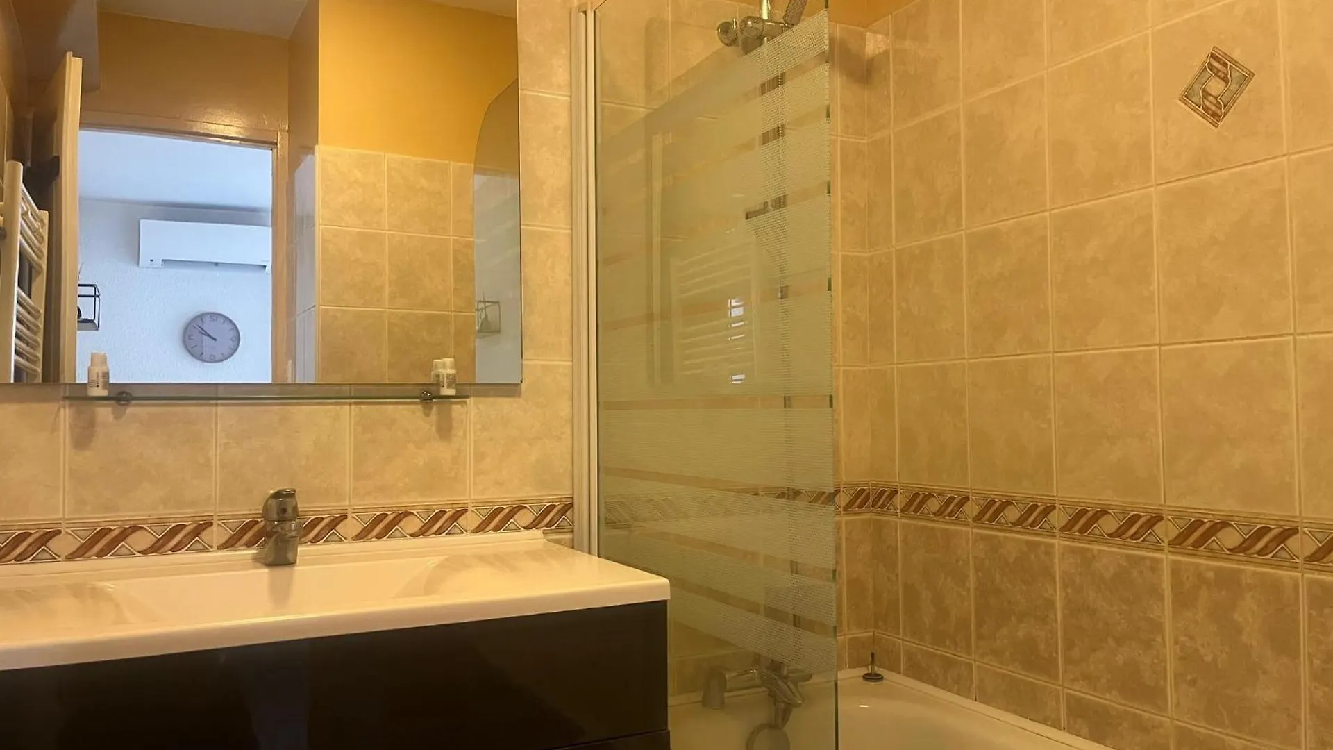 Studio Climatise Et Grande Terrasse Tarbes Centre 0*,  צרפת