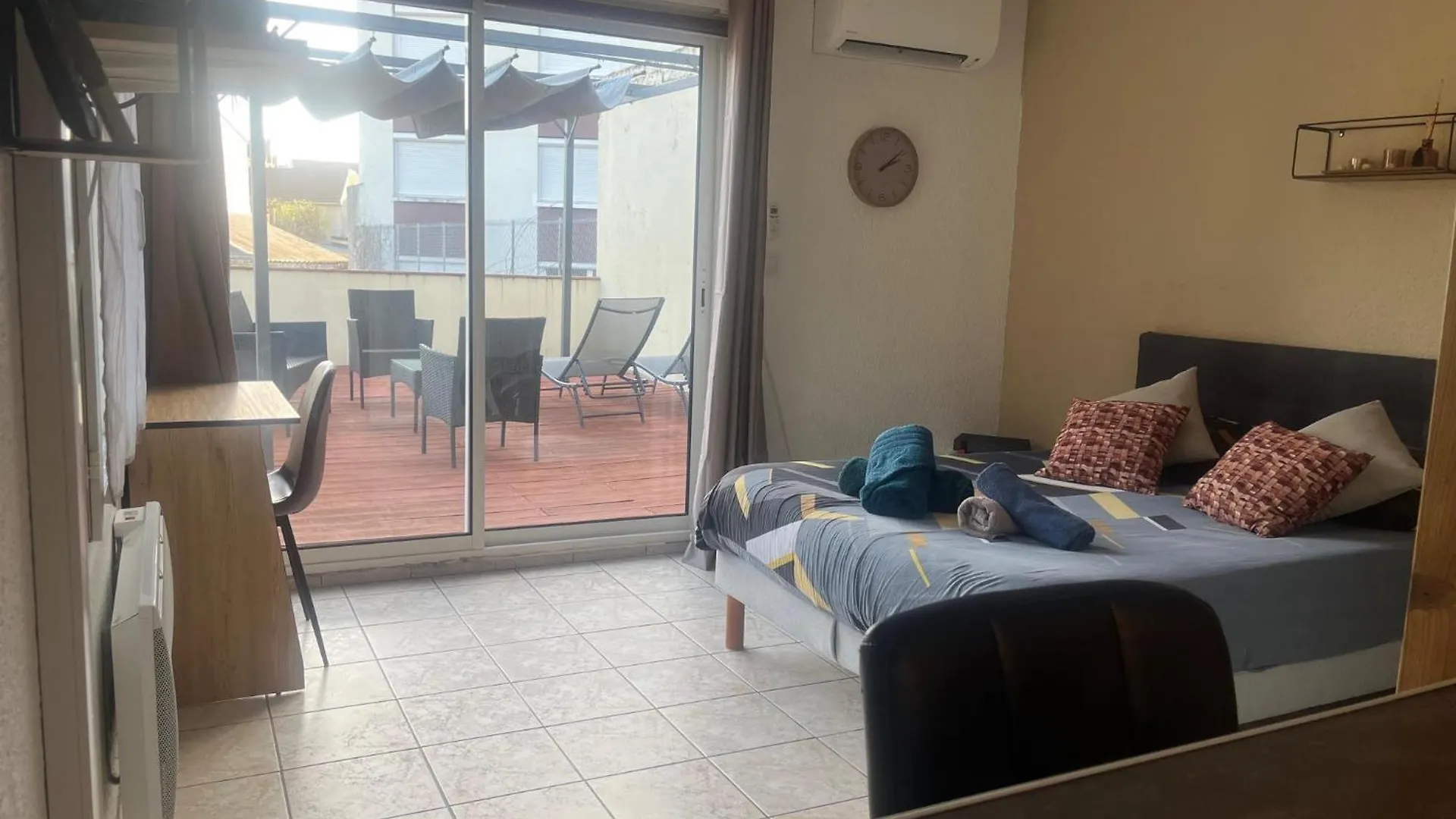 Studio Climatise Et Grande Terrasse Tarbes Centre 0*,