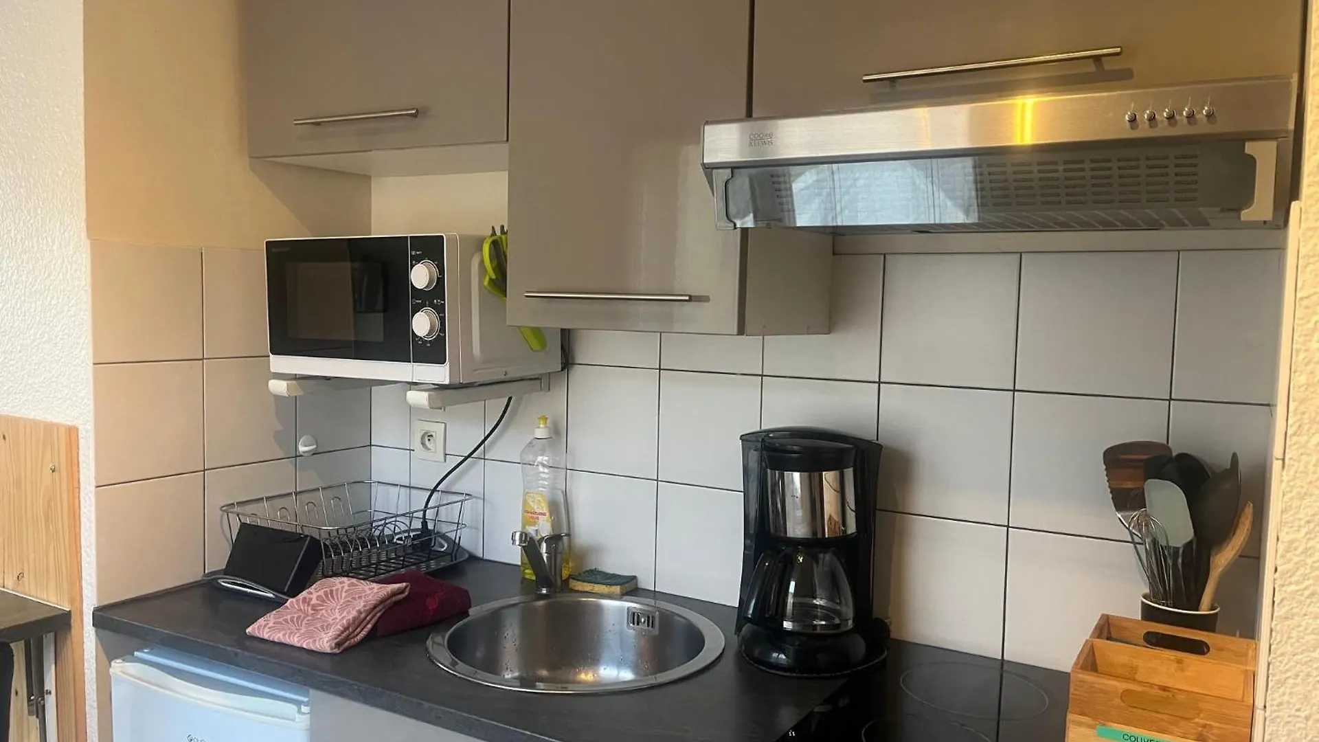 Studio Climatise Et Grande Terrasse Tarbes Centre דירה